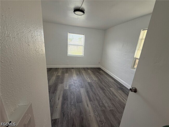 Photo - 3049 2nd St
