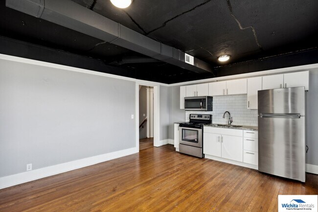 Photo - 2925 E Douglas Ave Unidad 2