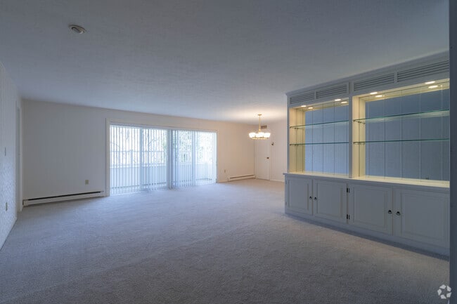 3BR, 2BA - 1400 SF - Living Room