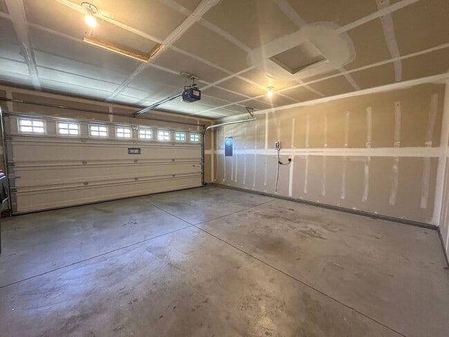 Photo - 115 Cassidy Dr E