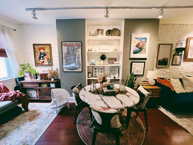 Photo - Gorgeous 2-Bed Townhome in Pennsport! Available on NOW!