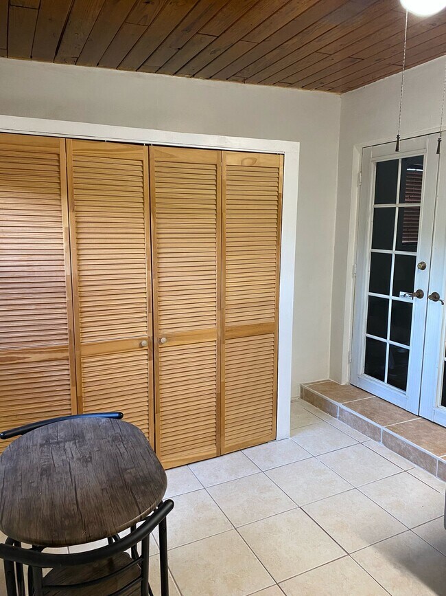 Photo - 8861 Ridgeland Dr Unidad Apartment