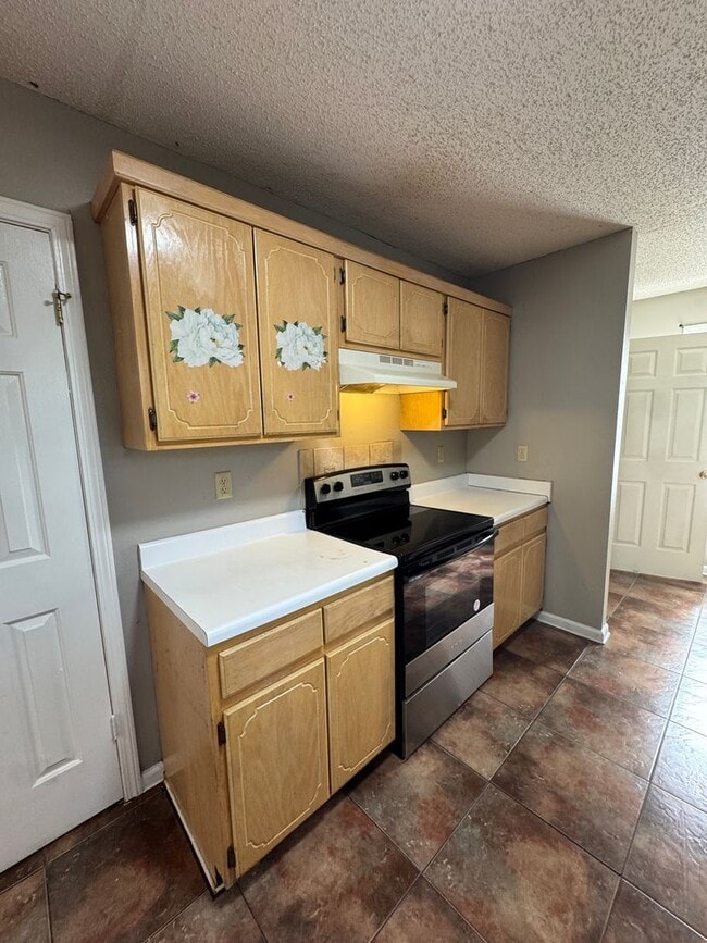 Photo - 3 Bed / 2 Bath off of South Caraway Available Now