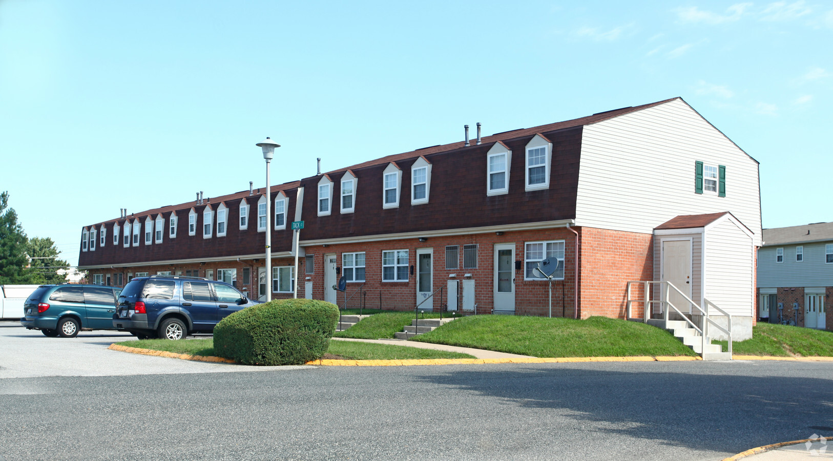 Eastgate Townhomes - Eastgate Townhomes