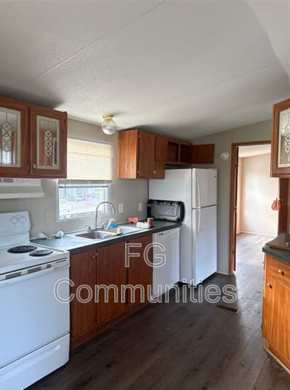 Photo - 3160 Dunn St