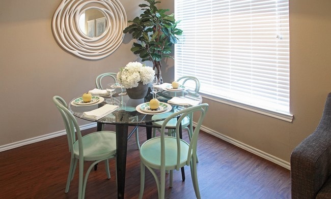 Photo - Madison Court Apartments