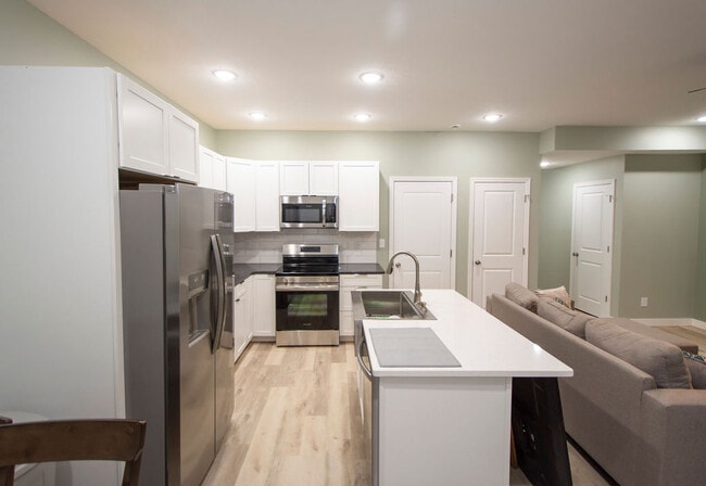 Photo - 2014 Cherry St