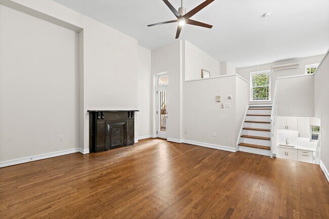 Photo - 211 14TH St Unit 1R