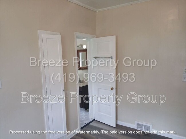 Photo - 621 N Metcalf St