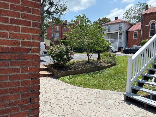 Photo - 401 N Augusta St Unidad C