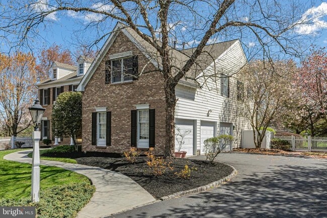 497 Christopher Dr