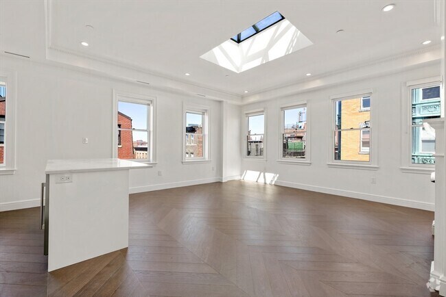 Building Photo - 112 Myrtle St Unit PH 1 Rental