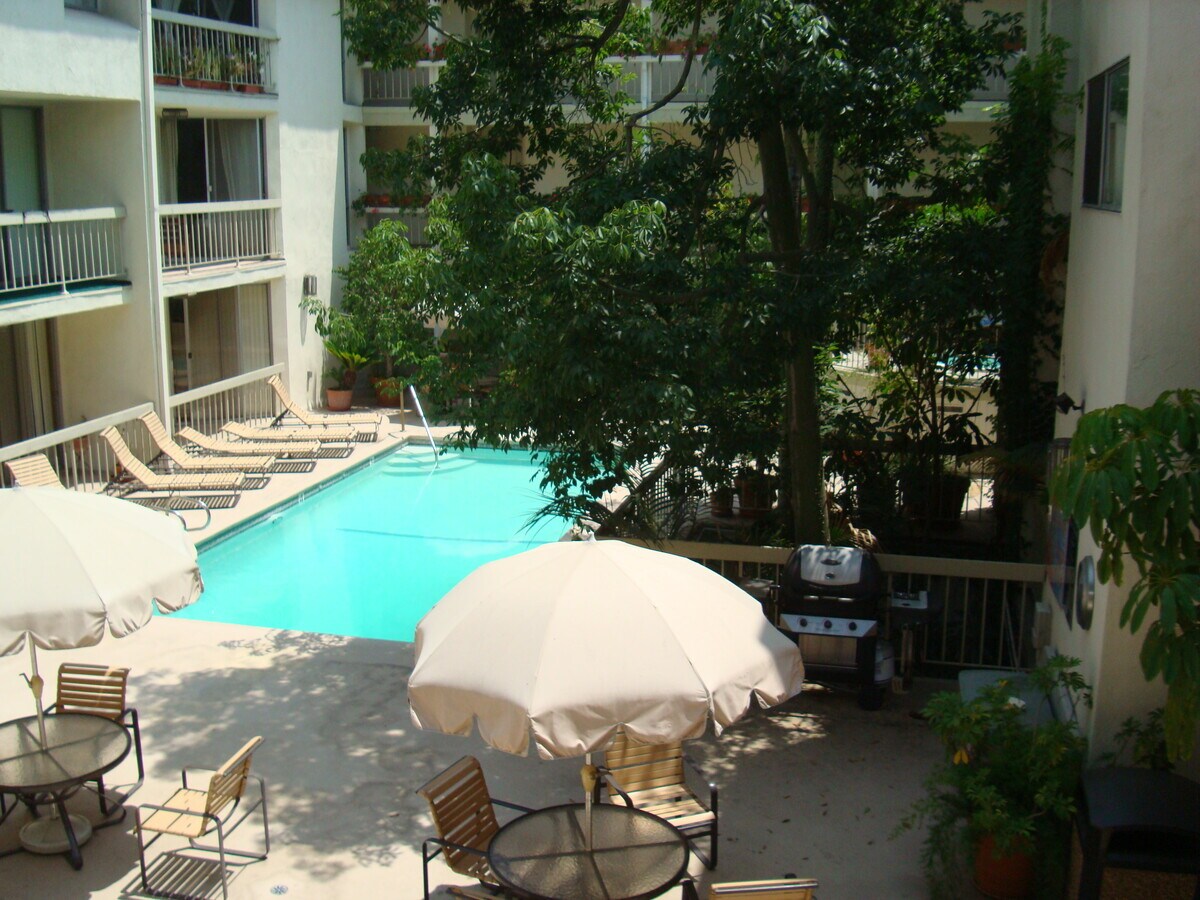 Photo - 1230 N Sweetzer Ave Unidad 217