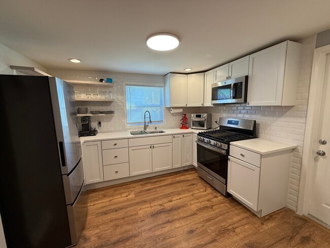 Photo - 5113 W Lexington St Apartment Unit 1