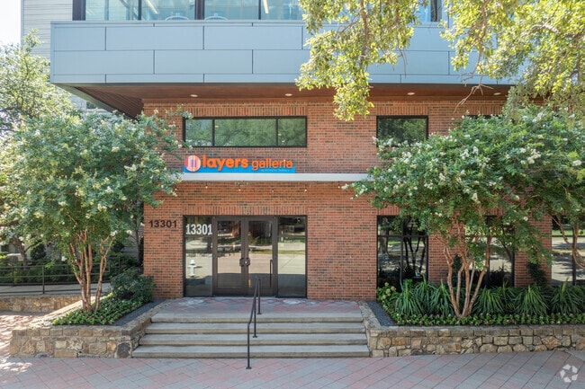 Entrada - Sola Galleria