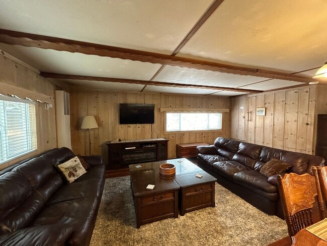 4023 Azure Ave