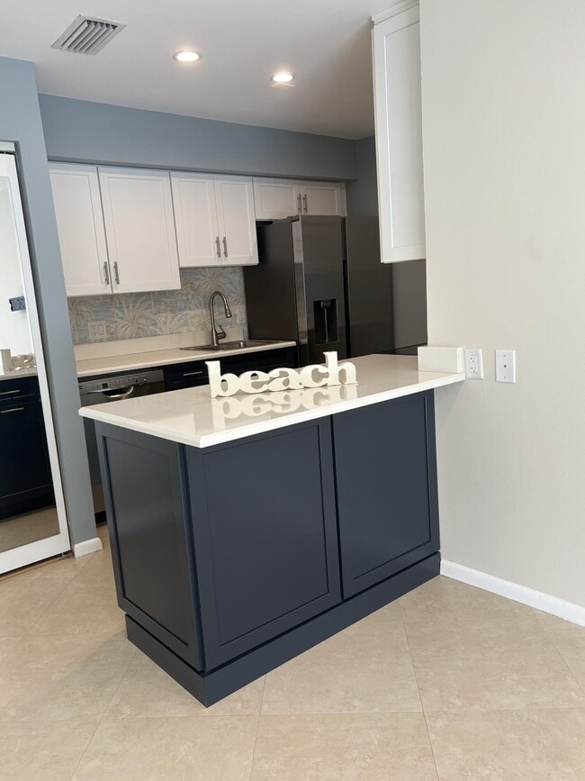 Photo - 600 Executive Center Dr Unit 212