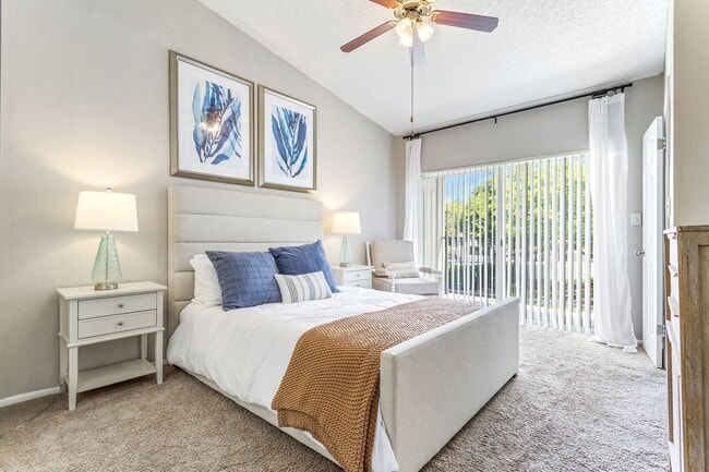 1BR, 1BA - 970SF - Bedroom