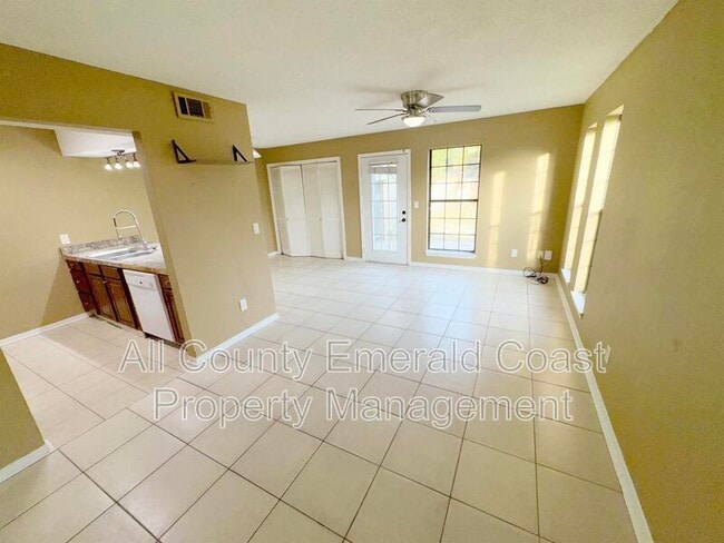 Photo - 875 Fairview Dr