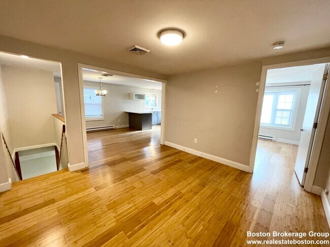 114 Buttonwood St Unidad 1