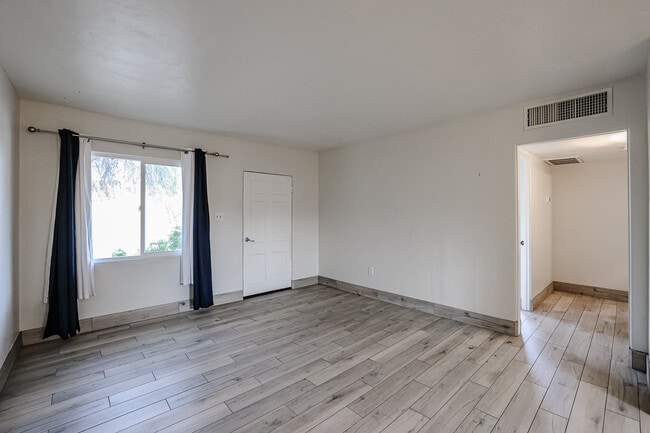 Photo - 3827 N 18th St