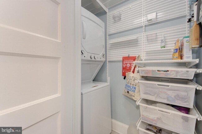 Photo - 1321 Spring Rd NW