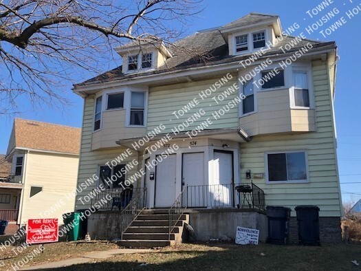 Photo - 572 W Utica St Apartment Unit Upper