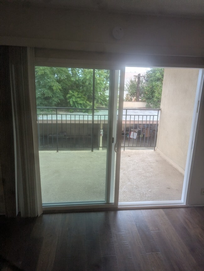 Balcony - 1311 Lyndon St Unit 8