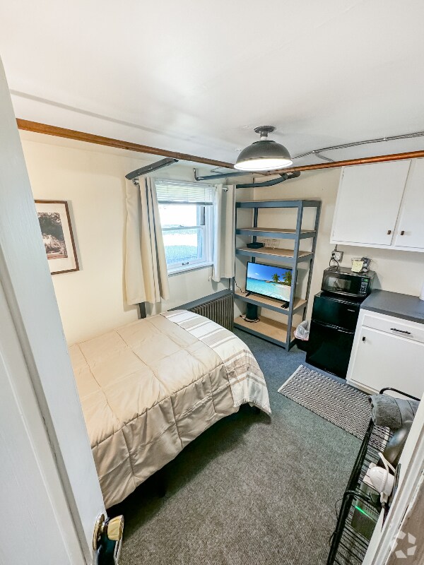 Building Photo - 208 2nd St S Rental