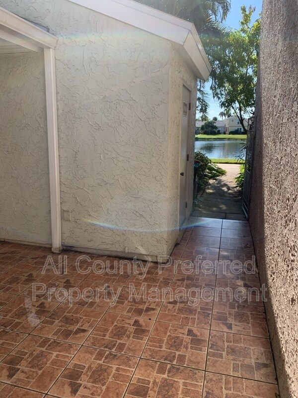 Photo - 1485 Malibu Cir NE