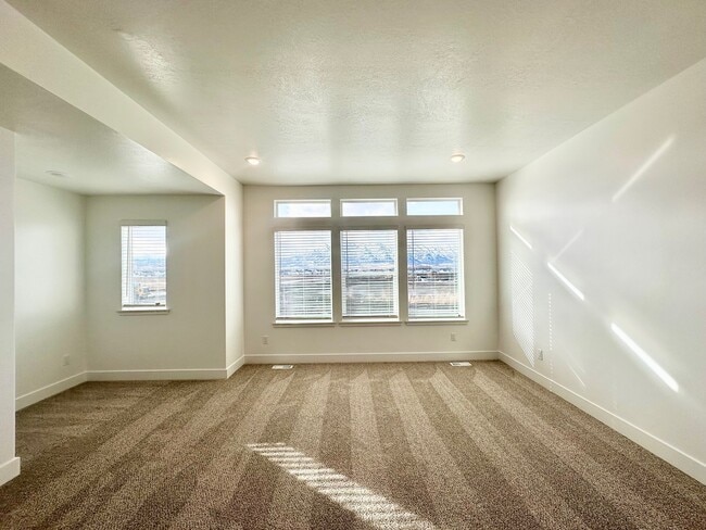 Photo - Springville TH 763