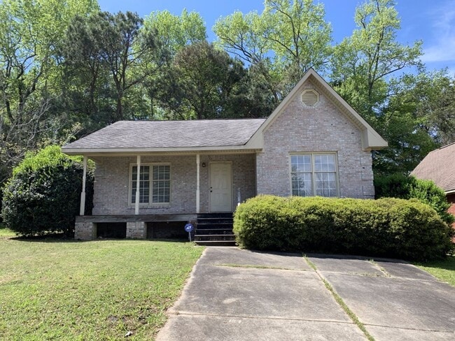 Building Photo - 2Bed/2Bath House!