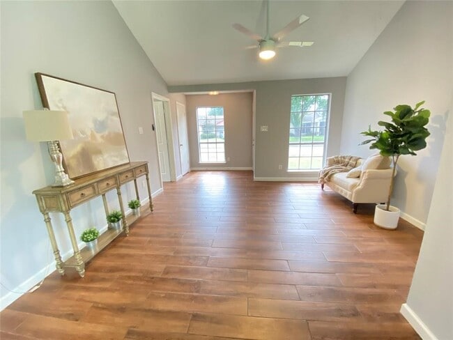 Photo - 1011 Melford Ave