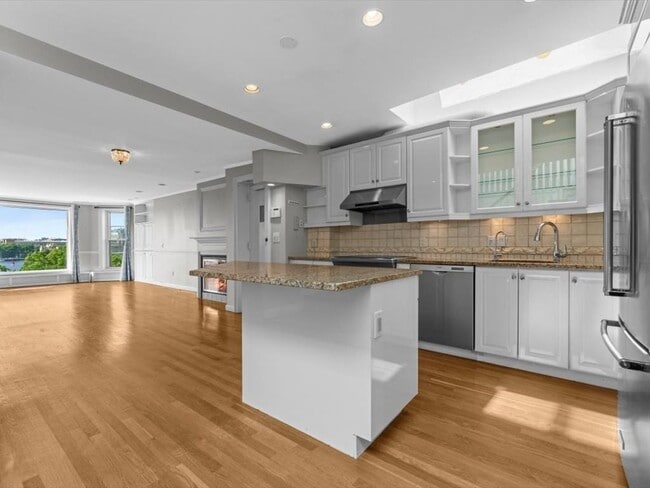 Photo - 458 Beacon St Unidad 6