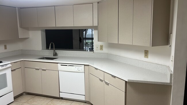 Photo - 9777 Westview Dr Unit 1121