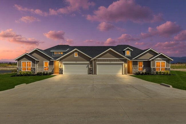 Building Photo - 6600-6602 Florence Dr Unit 6600 Florence Dr