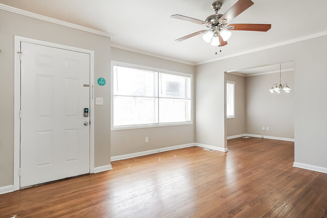 Photo - 224 Tanglewood Cir NE