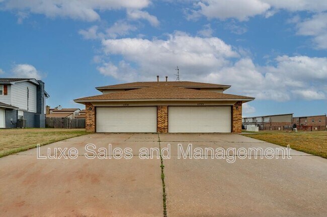 Photo - 11723 N Francis Ave