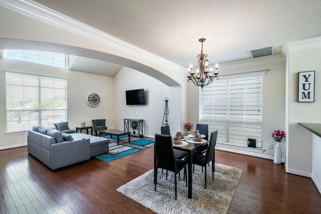 Photo - 3210 Clearview Cir