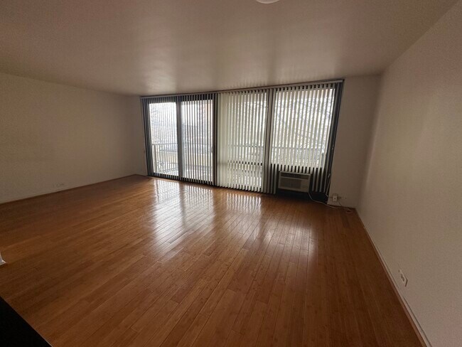 Photo - 2605 S Indiana Ave Unidad 206