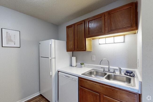 2BD 1BA 960SF Delta
