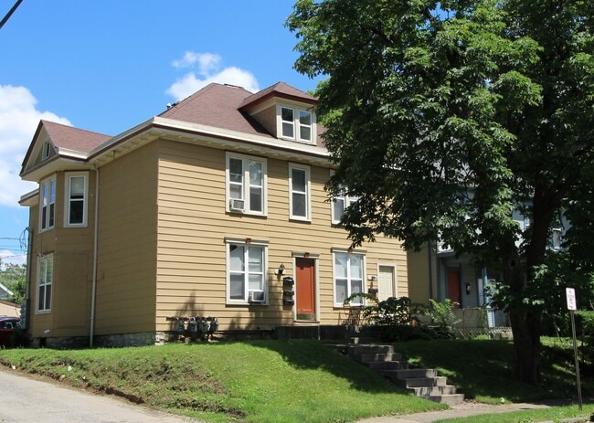Building Photo - 2586 East Ave Unit 2586