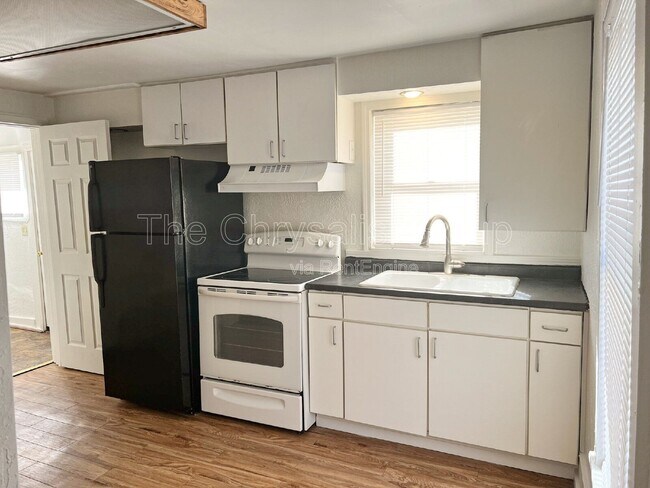 Photo - 537 1/2 Bucklin St