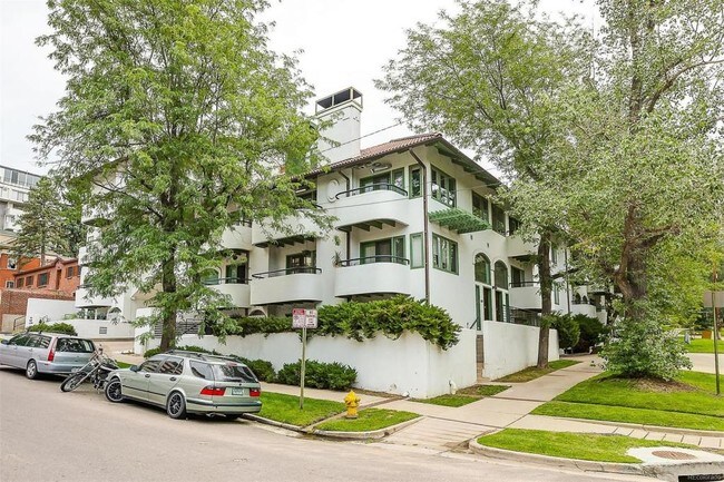 Building Photo - 704 Pearl St Unit 321-L