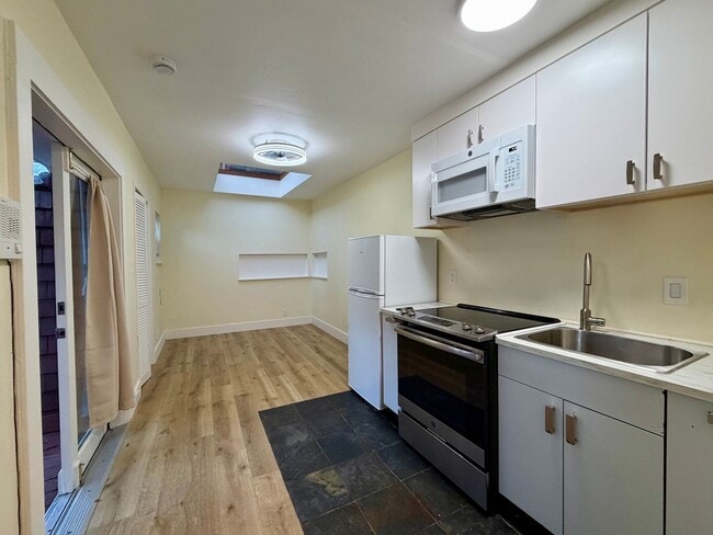 Photo - Newly Updated Detached Studio w/Private Deck in Prime Castro Location