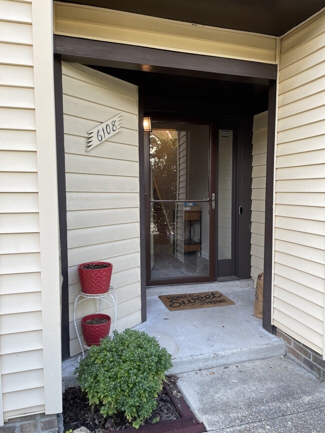 Photo - 6108 Castletown Way