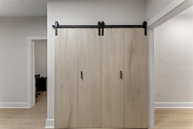 Photo - 1524 Dyal St