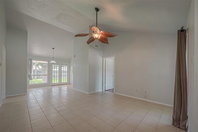 Photo - 1006 Melford Ave