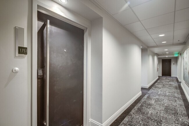 Photo - 425 W Beech St Unit 1751