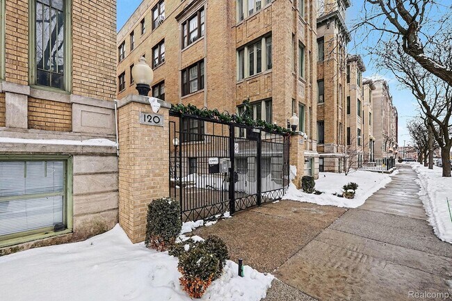 Photo - 120 Seward Ave Unit 108